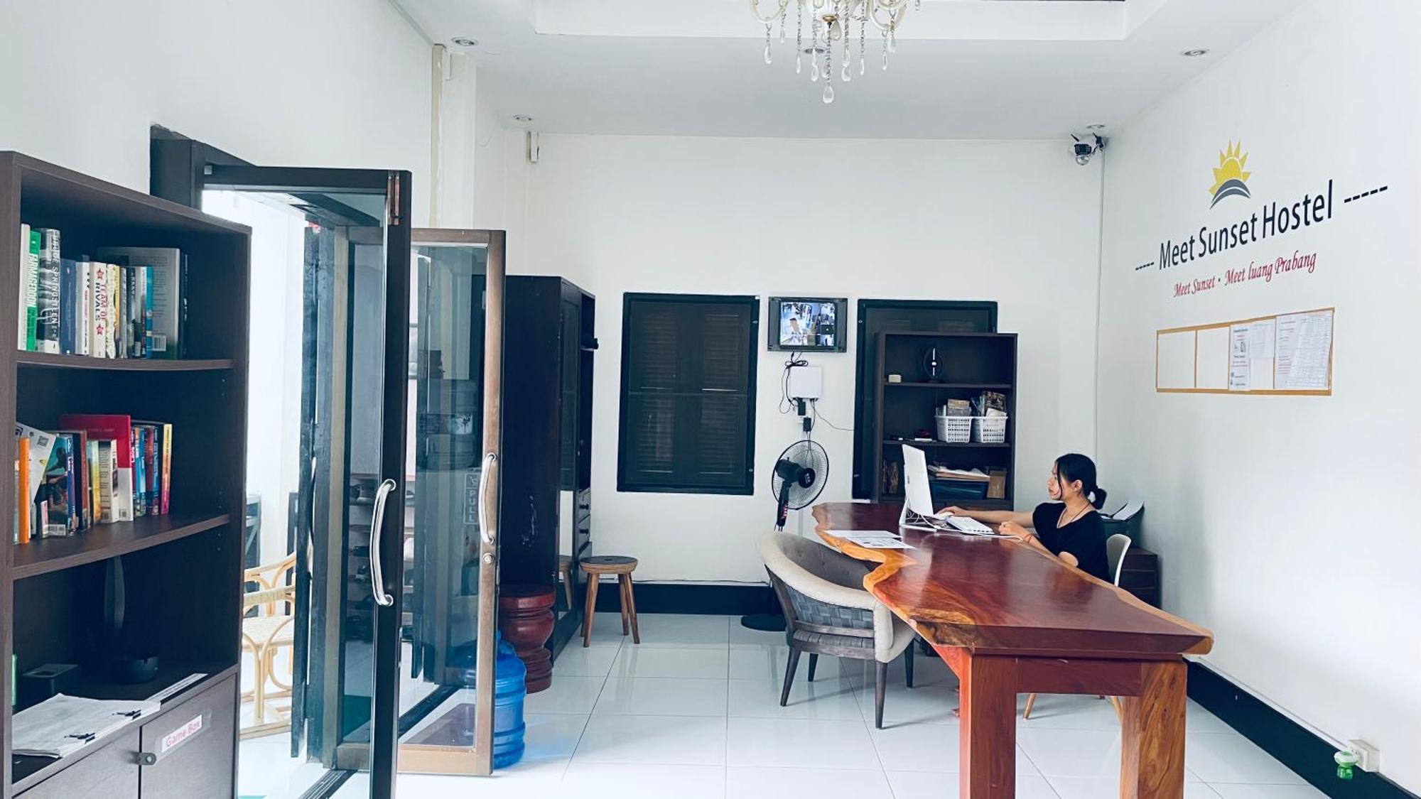 Meet Sunset Hostel Luangprabang Ngoại thất bức ảnh